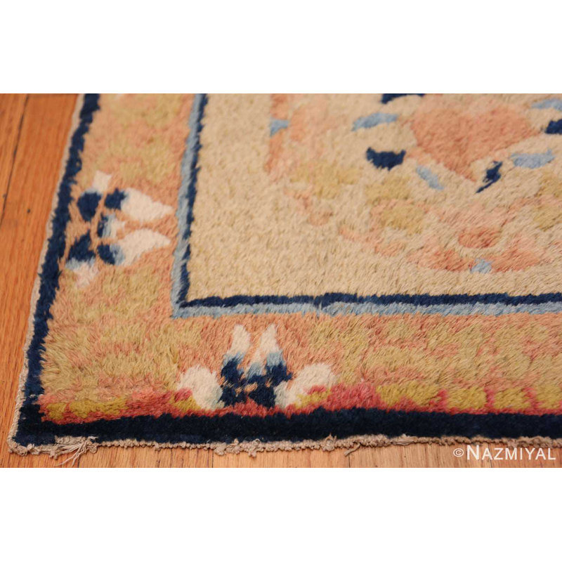 Petit tapis chinois antique à petits carrés