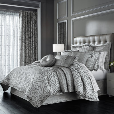Luxembourg - Silver Full/Queen 3Pc. Duvet Set