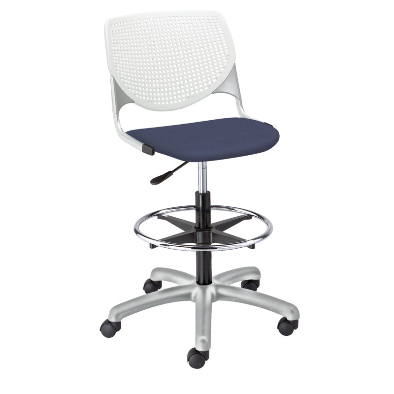 Tabouret de laboratoire réglable en hauteur Kool Poly avec dossier perforé, Raisin