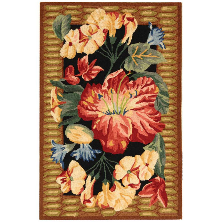 Hogle Hand Hooked Wool Floral Rug