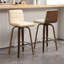 Tabouret pivotant rembourré Bomia avec structure en bois massif et dossier en similicuir en L-221022960-221022963