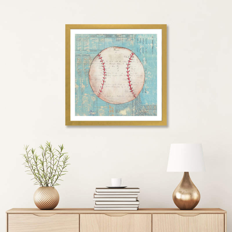 «Play Ball I» par Courtney Prahl - reproduction d'art, H 24 po x l 24 po x p 1 po, Papier encadré doré, Blanc