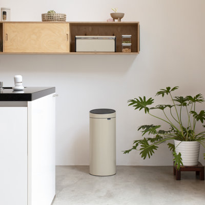 Poubelle à couvercle tactile 8 gallons Brabantia