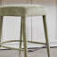Tabouret de bar rembourré sans dossier en tissu - siège rembourré avec pieds et repose-pieds robustes, siège peu encombrant pour îlot de cuisine, comptoir de salle à manger et pub, 2 ensembles-359094267-359094265