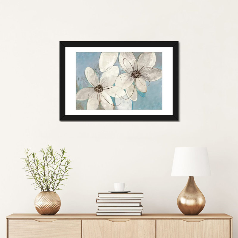 «Blue and Neutral Floral» par Silvia Vassileva, impression sur toile tendue, H 16 po x l 24 po x P 1 po, Blanc