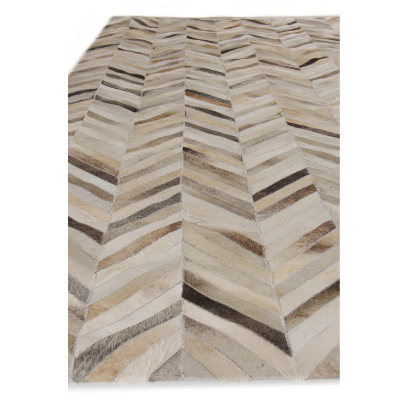 Natural Hide Cowhide Chevron Area Rug in Silver, Rectangle 13'6" x 17'6"