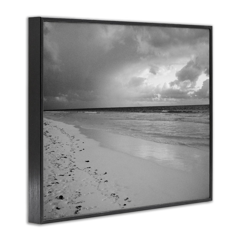 Bord de plage avec empreintes de pas, art giclée par Jairo Rodriguez, Giclée encadrée noir minuit, H 16 po x l 20 po