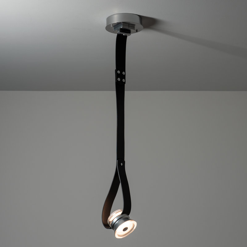Luminaire suspendu simple 45º SNAPS à DEL - Cône métallique - Finition sterling - Cuir noir, Cuir noir, Argenté