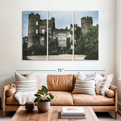 Lilie Malahide Castle