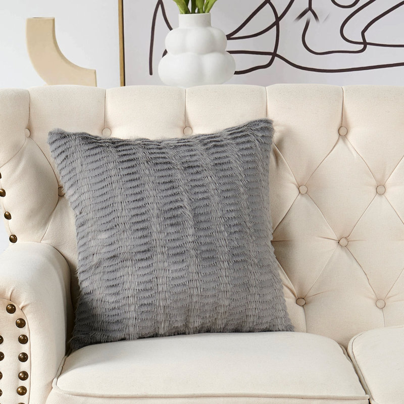 Housse de coussin en fausse fourrure Shaggy, Gris