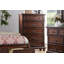 Commode en bois de style traditionnel avec pieds en oignon, poignées et poignées rondes pour le rangement de la chambre à coucher