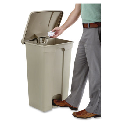 Receptacle 17 Gallon Step On Trash Can