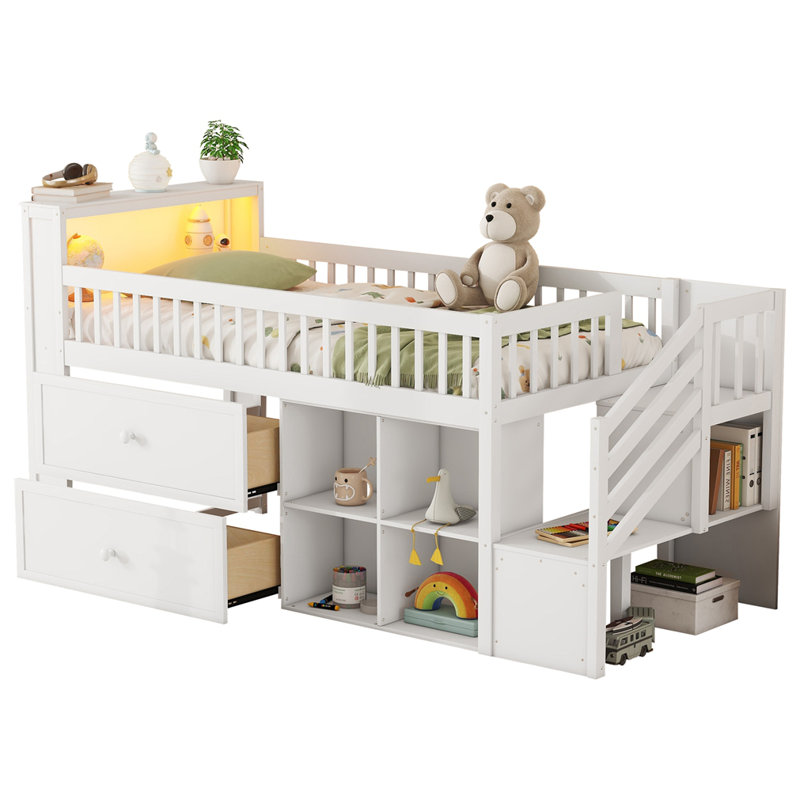 Lit mezzanine bas en bois avec escalier