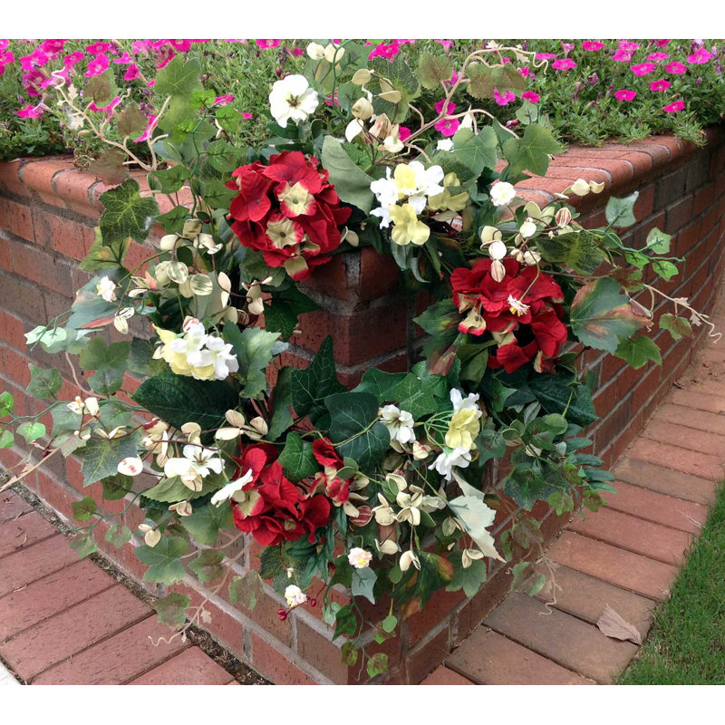 Couronne d'hortensia rouge 24 po