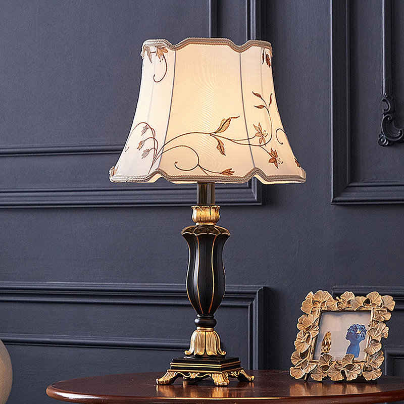 Luxury And Retro American Classical Desk Lamp, Black
