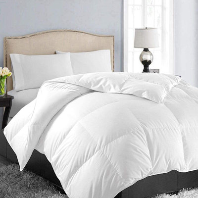 Insertion de couette en duvet synthétique toutes saisons avec édredon
