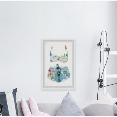 «Chilling Babe Swimsuit» par Parvez Taj - peinture encadrée