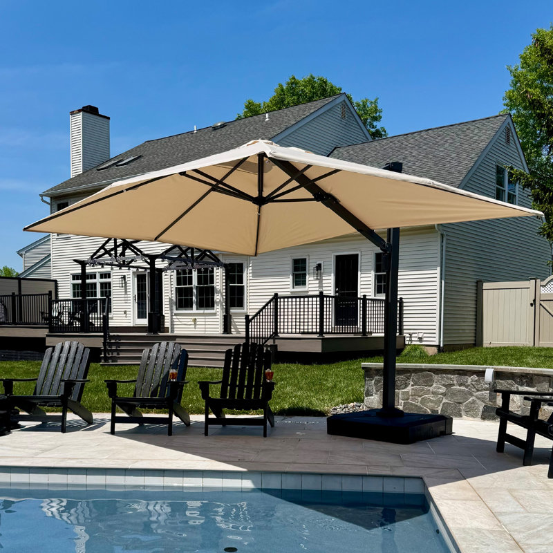 Parasol en porte-à-faux carré avec base Mcelfresh, beige, Kaki, H 108 po x l 132 po x P 132 po