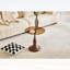Petite table d'appoint en métal avec plateau rond en verre trempé-129380336