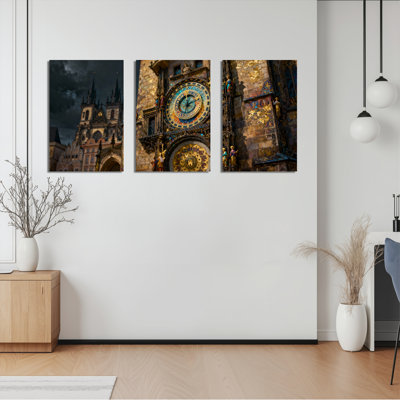 Ensemble de 3 tableaux muraux sur toile représentant une horloge astronomique de Prague et une architecture gothique