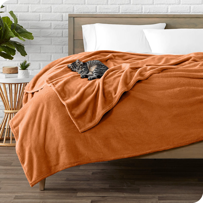 Sienna Twin/Twin XL Microfleece Ultra-Soft Reversible Throw Blanket