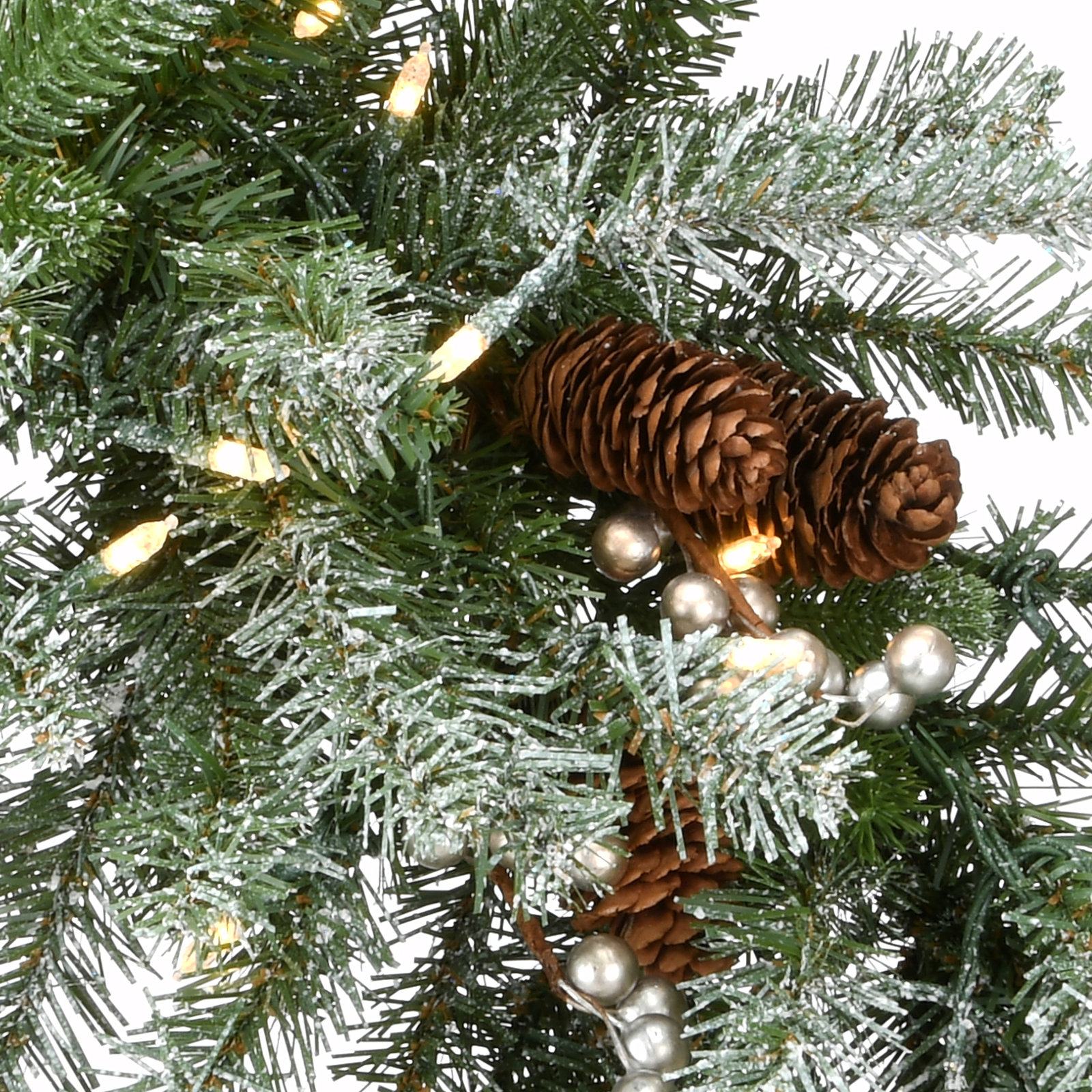 Frosted Spruce Pre-Lit Wreath, 24"
