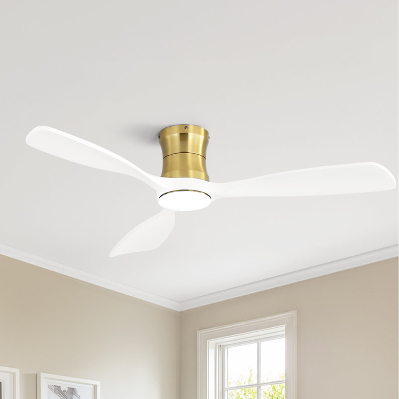 Ventilateur de plafond encastré 48 "avec lumières, télécommande, pales en bois massif Kemp, blanc et doré à intensité variable Kemp