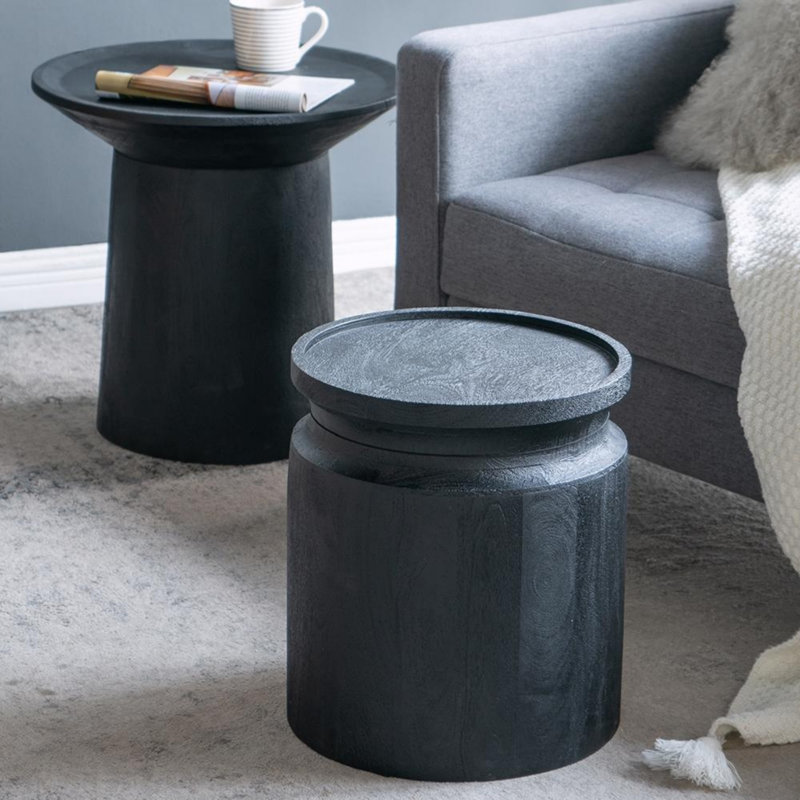 Table d'appoint moderne et minimaliste