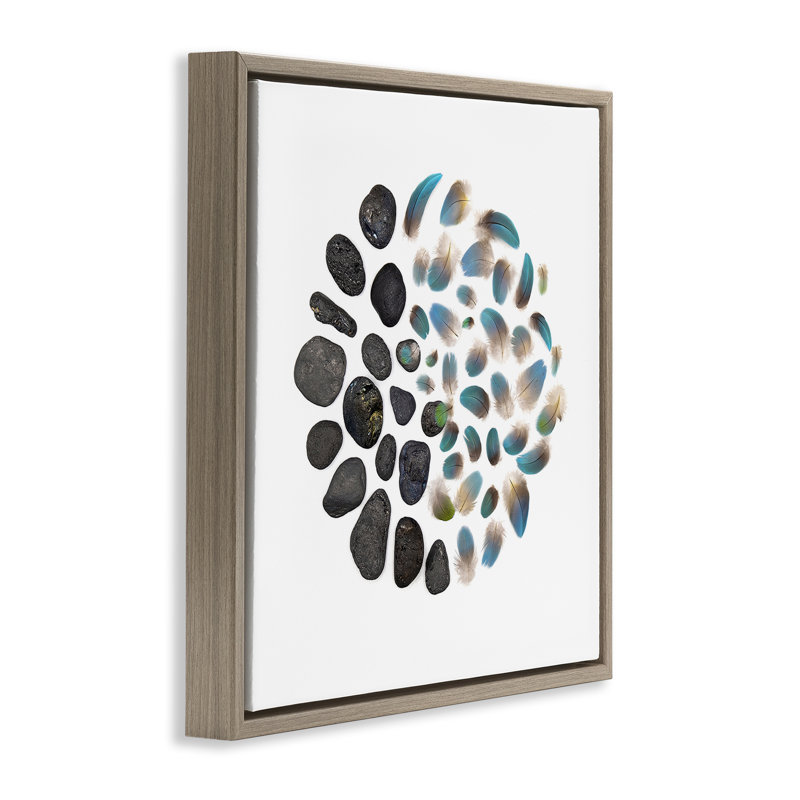 Cadre flottant de la collection Feathers & Rocks, design par Beth Adoette, H 18 po x l 18 po