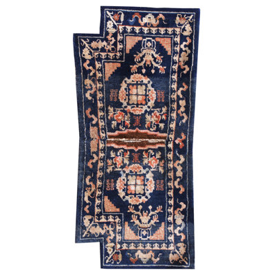 Hand Knotted Wool Area Rug in Blue