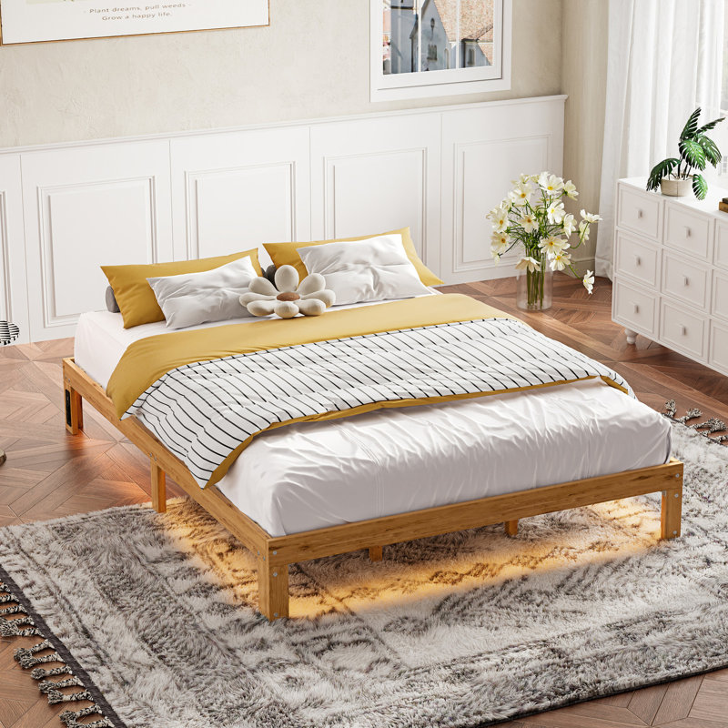 Grand lit 12 po en pin massif - avec support à lattes, sans sommier, fabrication, sous rangement, cadre d'accessoires de chambre à coucher rustique moderne sur une plateforme en bois naturel avec pieds, esthétique de l'espace