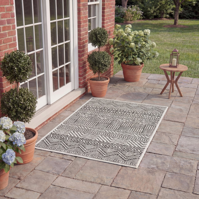Jeysen Performance Southwestern Indoor/Outdoor Area Rug, Rectangle 2' x 3'7"