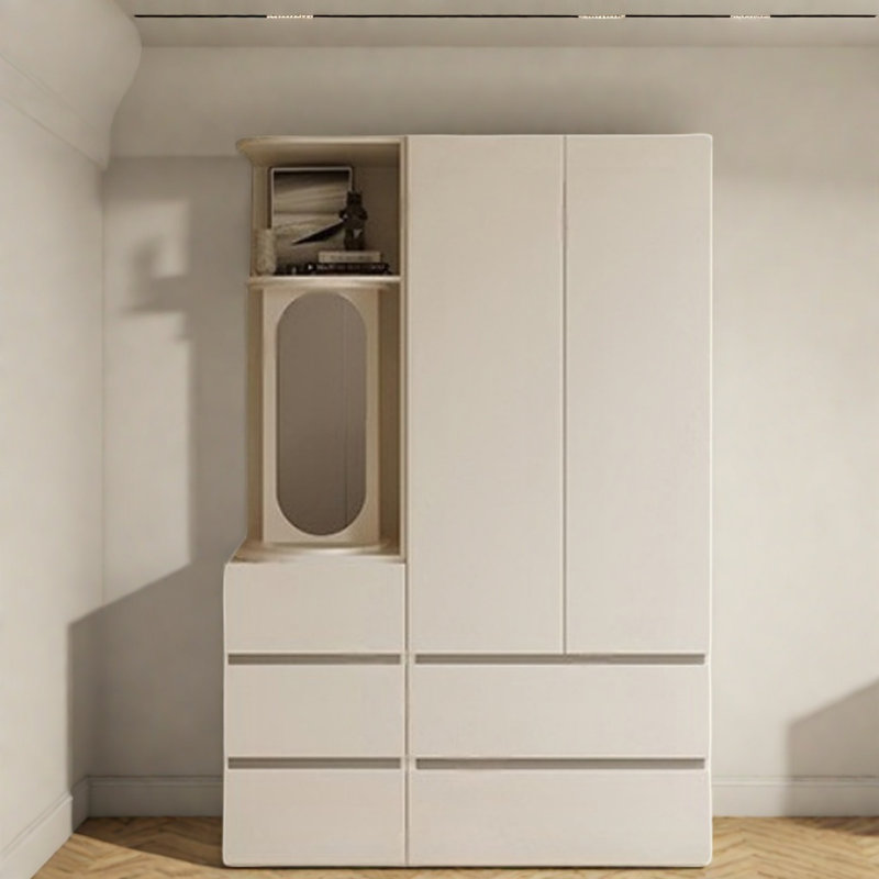 Garde-robe blanche simple et moderne
