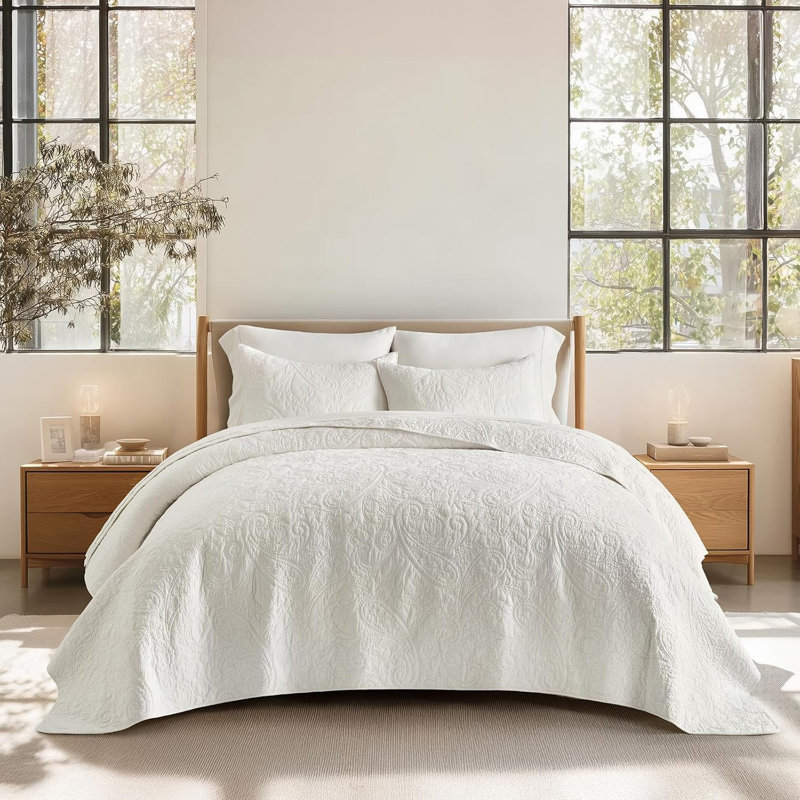 Paisley 100% Cotton Quilt Set 3 Pieces, Bright White, Oversized King Quilt + 2 King Shams