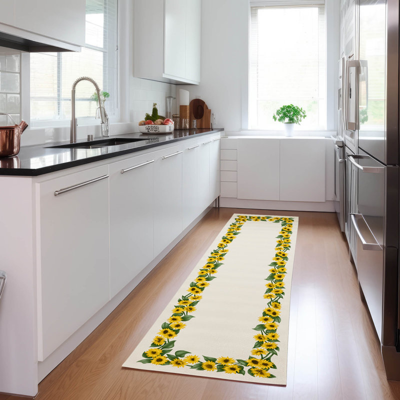 Conness Washable Floral Indoor / Outdoor Rug, Runner 2'3" x 7'6"