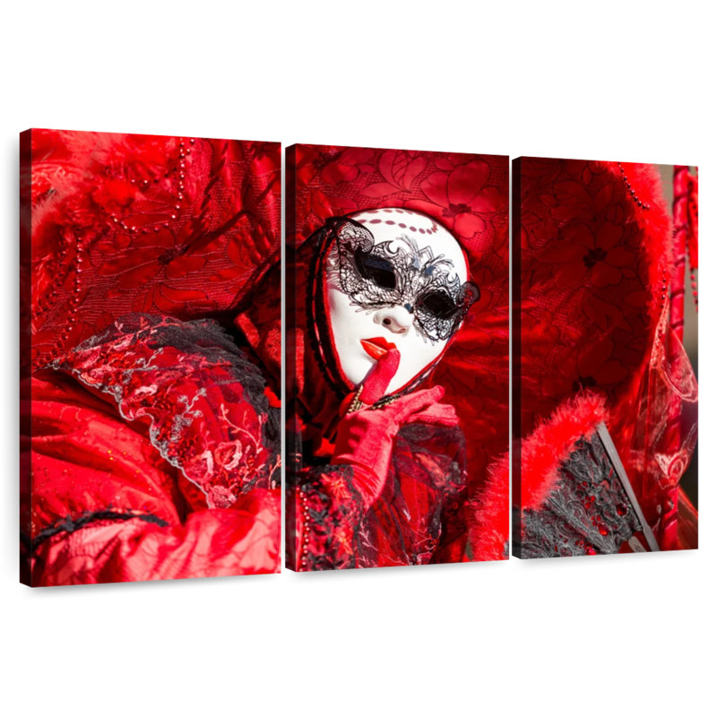 Déguisement de carnaval rouge, H 20 po x l 33 po