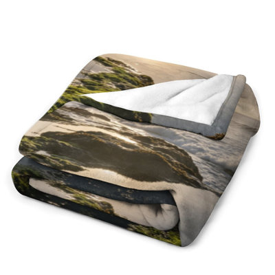 Waves on Mossy Rocks Luxury Flannel Throw Blanket, Soft Warm Fuzzy Blanket for Living Room Sofa Bed Home Decor