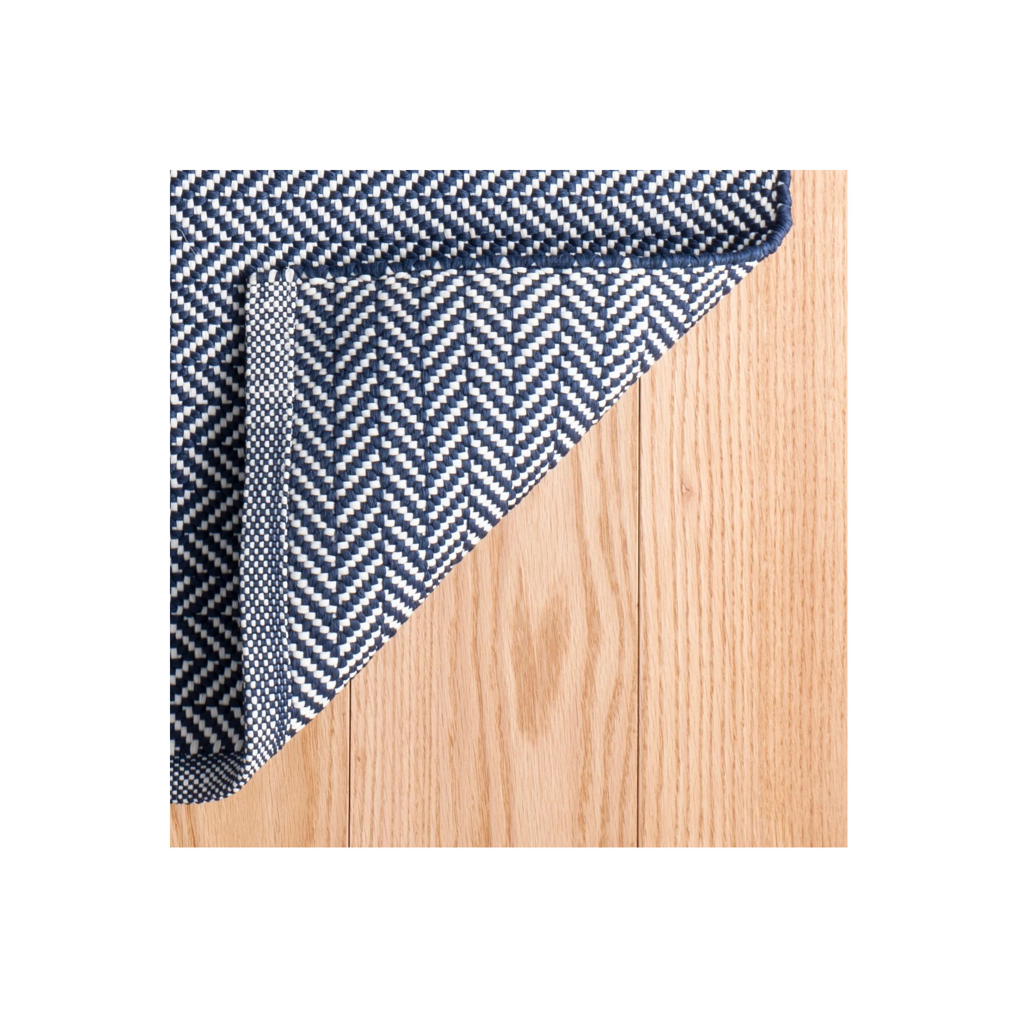 Herringbone Navy/Ivory Handwoven Indoor/Outdoor Rug, Rectangle 2' x 3'