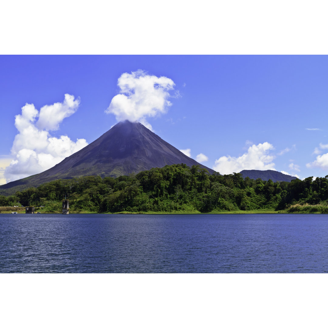 Leinwandbild Arenal Volcano and Lake