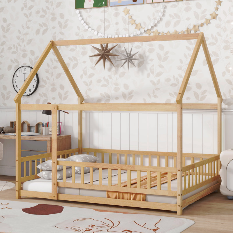 Structure de lit pleine grandeur pour plancher de maison en bois avec cadre de toit, barrières de sécurité, Lit double, Brun
