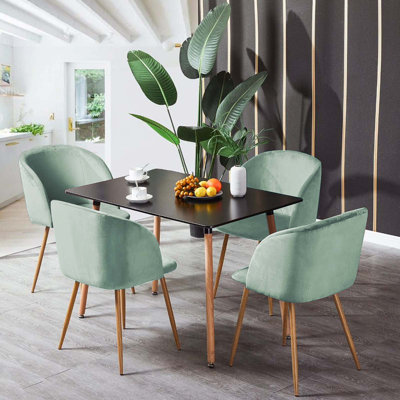 Harborcreek 4 - Person Dining Set