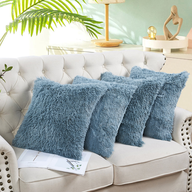 Housse de coussin décoratif en fausse fourrure Shaggy, Bleu argenté