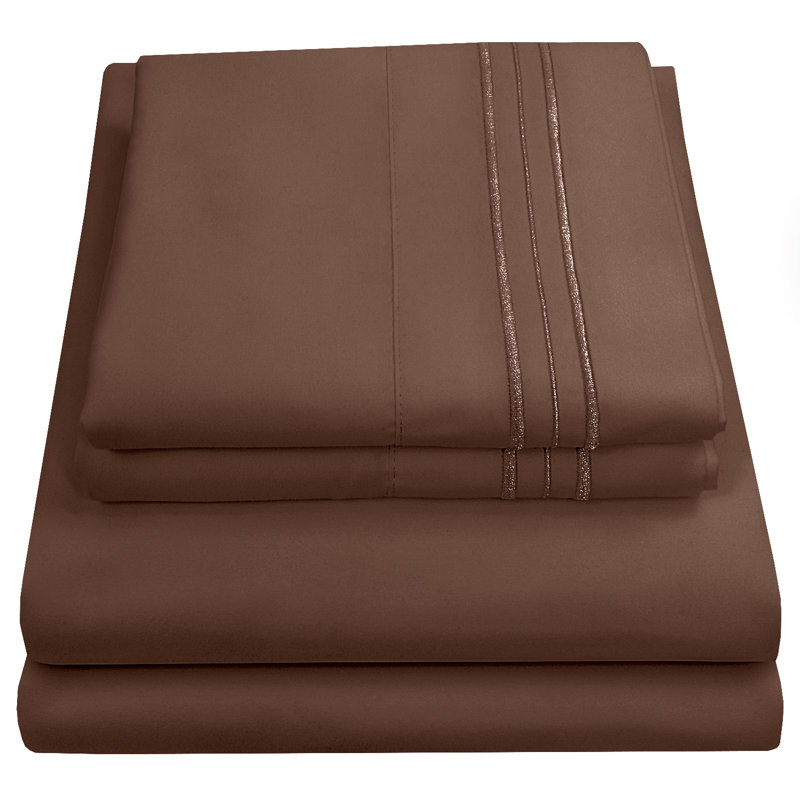 Ensemble de draps en microfibre douce de la série 1800 classique Luxurious offert dans un choix de couleurs unies et de tailles