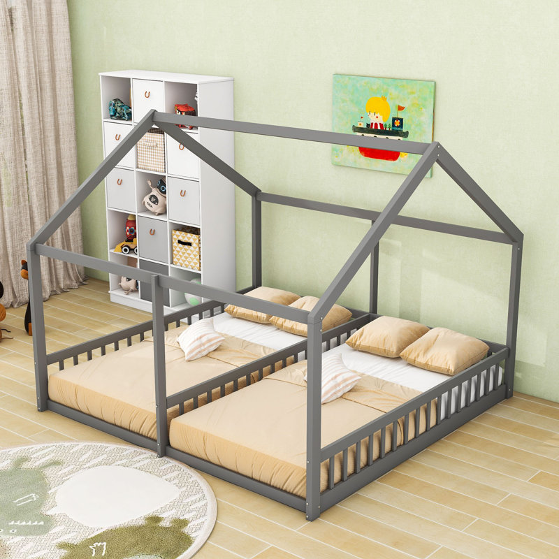 Lit plateforme simple en bois avec toit et garde-corps, Gris