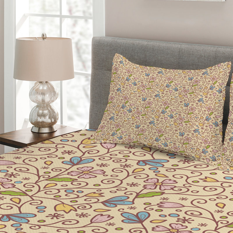 Farmhouse / Country Polyester Floral Coverlet