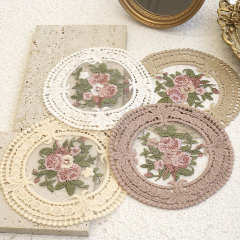 Sous-verre rond brodé à motif floral, Multicolore