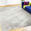 Tapis ivoire à motif damas journaux-2095510140