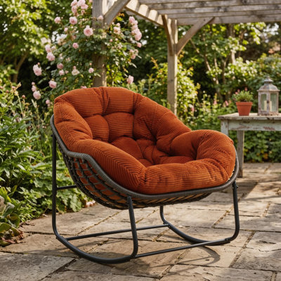  Chaise berçante surdimensionnée Papasan pour l'extérieur avec coussin moelleux, fauteuil de patio confortable, chaise berçante en osier pour balcon / porche / jardin, structure en rotin renforcé toutes saisons, support de 330 lb
