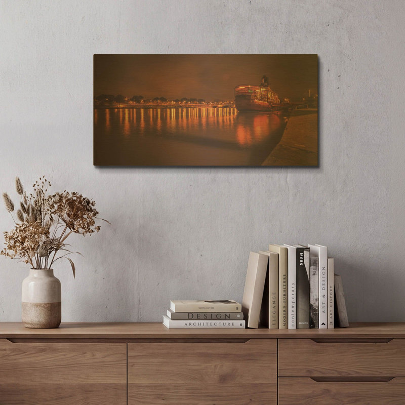 «Paris Lost Boat» par Sebastien Lory, art mural en métal doré, 24 po x 12 po, 24 po x 12 po