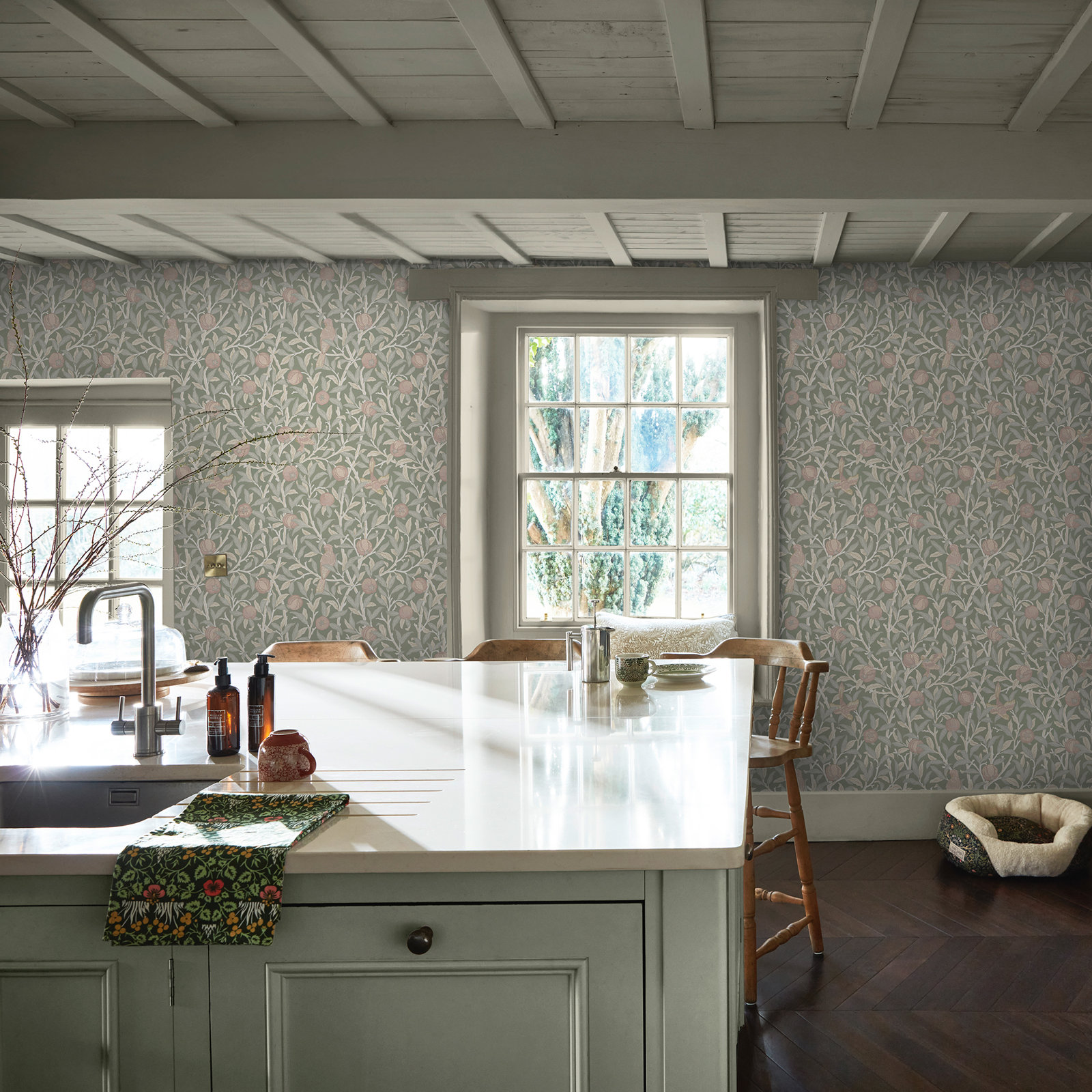 Nilda Floral Wallpaper, Green